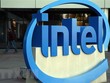 Biểu tượng Intel tại trụ sở của hãng ở Santa Clara, bang California, Mỹ. (Ảnh: AFP/TTXVN).