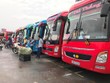 Các doanh nghiệp vận tải đang gặp nhiều khó khăn do giá xăng dầu liên tục tăng cao. (Ảnh: Việt Hùng/Vietnam+)