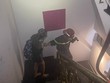 Lực lượng cảnh sát PCCC giải cứu những nạn nhân mắc kẹt bên trong đám cháy. Ảnh: Công an TP.HCM cung cấp.