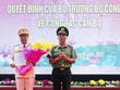 Thượng tướng Trần Quốc Tỏ - Thứ trưởng Bộ Công an trao Quyết định cho Đại tá Đỗ Thanh Bình giữ chức vụ Giám đốc Công an tỉnh Hòa Bình. Ảnh: Công an Hòa Bình.