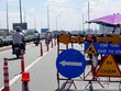 Cầu Bình Phước 1 tạm thời cấm xe trên 16 chỗ để đảm bảo an toàn (ảnh M.Q)