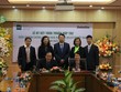 Đại diện UBCKNN và Deloitte ký thỏa thuận hợp tác giai đoạn 2023 - 2027.