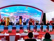 Phó thủ tướng Chính phủ Trần Lưu Quang cùng lãnh đạo TP.Hải Phòng nhấn nút khởi công Dự án. Ảnh: Thanh Sơn.