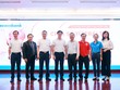 Đại diện Lãnh đạo Sacombank, Hội Chữ thập đỏ TP.HCM, Liên đoàn Lao động TP.HCM, Trung tâm Hiến máu nhân đạo TP.HCM và Hội Chữ thập đỏ Quận 3 cùng nhau chụp ảnh lưu niệm.