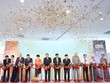 Các đại biểu cắt băng khai mạc Vietstock 2023.