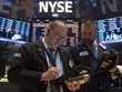 Phố Wall đảo chiều nhờ dữ liệu kinh tế tích cực - Ảnh: Reuters