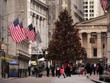 Không khí Giáng sinh đang tràn ngập phố Wall (Ảnh minh họa: AFP)