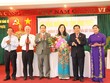 Lãnh đạo tỉnh Bình Phước chúc mừng bà Huỳnh Thị Hằng (thứ ba từ phải sang) được bầu giữ chức Phó Chủ tịch UBND tỉnh. Ảnh Báo Bình Phước