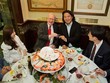 Bữa trưa với Buffett được đánh giá là trải nghiệm đáng đồng tiền bát gạo. Ảnh: Varchev Brokers