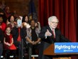 Warren Buffett là một trong các tỷ phú ủng hộ bà Hillary Clinton. Ảnh: Reuters