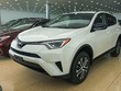 Toyota RAV4 2017 bản LE đầu tiên về Việt Nam.