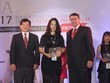 Đại diện Tập đoàn Tân Hoàng Minh nhận Giải thưởng