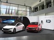 Khách hàng xe được lần đầu trải nghiệm xe ô tô điện Mecerdes-Benz tại Haxaco 46 Láng Hạ, Hà Nội vào tháng 11/2022.