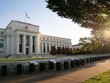 Các nhà kinh tế dự báo Fed sẽ không ngừng tăng lãi suất cho tới năm 2023
