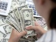 Đồng đô la đang rung chuyển bởi chính sách kinh tế của Mỹ