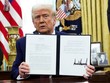 Tòa phúc thẩm liên bang Mỹ tạm hoãn phán quyết về việc bác bỏ thuế quan của Tổng thống Trump