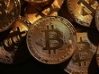 Bitcoin lần đầu tiên vượt mốc 120.000 USD