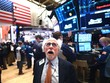 Giới đầu tư hoảng loạn tháo chạy khi nghe tin ông Trump nhiễm Covid-19