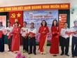 Lễ khánh thành Nhà văn hóa đa năng đảo Cô Lin, công trình gửi gắm tình cảm
của tập thể cán bộ, nhân viên Agribank đối với biển đảo quê hương