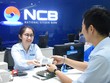 Khách hàng gửi tiết kiệm tại NCB