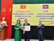 Ông Nguyễn Văn Giàu, Chủ nhiệm Ủy ban Đối ngoại của Quốc hội, nguyên Thống đốc NHNN vinh dự đón nhận Huân chương Hoàng gia Campuchia