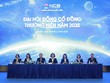Ban chủ tọa chia sẻ với cổ đông tại Đại hội