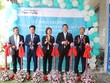 Bà Lo, Mei–Fang (thứ 3 từ trái qua), Tổng giám đốc của Fubon Life Việt Nam cắt băng khai trương Văn phòng Tổng đại lý mới tại Long An.