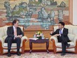 Quốc vụ khanh Anh đến thăm Sở Giao dịch Chứng khoán Hà Nội