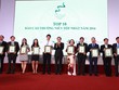 Ông Trần Đắc Sinh, Chủ tịch HOSE trao giải cho Top 10 doanh nghiệp có BCTN tốt nhất 2016