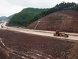 Đã có 34 nhà thầu tham gia với tư cách là liên danh và 10 nhà thầu tham gia với tư cách độc lập nộp hồ sơ dự thầu tại 3 dự án thành phần cao tốc Bắc – Nam phía Đông chuyển đổi hình thức đầu tư từ PPP sang đầu tư công là Phan Thiết – Dầu Giây, Vĩnh Hảo – Dầu Giây và Mai Sơn – Quốc lộ 45.