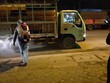 Các phương tiện vận chuyển nông sản được phun khử khuẩn khi ra, vào thành phố Chí Linh, Hải Dương. Ảnh: CTV
