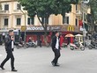 McDonald’s thực hiện chiến lược mở rộng hệ thống một cách chắc chắn và thường đầu tư cho một cửa hàng gấp 3 - 4 lần các thương hiệu khác.