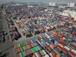 Container hàng hoá tại Tân Cảng- Cát Lái. (ảnh: Lê Toàn).