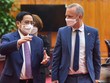 Thủ tướng Phạm Minh Chính tiếp Đại sứ Liên hiệp Vương quốc Anh và Bắc Ireland tại Việt Nam Gareth Ward (Ảnh: Nhật Bắc)