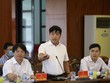 Ông Hồ Minh Hoàng báo cáo và chia sẻ với lãnh đạo tỉnh Khánh Hòa về phương án huy động vốn ở các dự án đường cao tốc mà Tập đoàn Đèo Cả đã và đang triển khai.