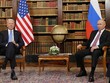 Tổng thống Mỹ Joe Biden (trái) và Tổng thống Nga Vladimir Putin (phải) tại cuộc gặp ở Geneva, Thụy Sĩ, ngày 16/6/2021. (Ảnh: AFP/TTXVN)