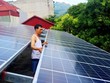 Một hộ dân ở Hòa Bình lắp điện mặt trời mái nhà