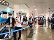 Sân bay Tân Sơn Nhất trở lại những ngày đông khách đi, đến