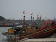 Tàu cá nằm bờ do giá xăng dầu và chi phí vật tư đầu vào tăng mạnh. (Ảnh: Bích Huệ/TTXVN)