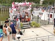 Du khách nước ngoài trong một tour du lịch kênh Nhiêu Lộc - Thị Nghè của Công ty TNHH Thuyền Sài Gòn trước khi Covid-19 bùng phát