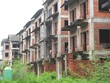 Thiếu vốn là nguyên nhân chính khiến nhiều dự án phải dừng thi công. Ảnh: Dũng Minh