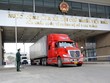 Hoạt động xuất nhập khẩu qua các cửa khẩu biên giới vẫn nhộn nhịp trong ngày đầu năm mới 2023.