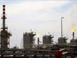 Một cơ sở khai thác dầu ở Zubair, tỉnh Basra, miền Tây Nam Iraq. Ảnh: AFP/TTXVN