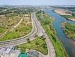Đường Hoàng Sa chạy dọc theo sông Trà Khúc.