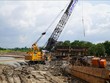 Thi công Dự án thành phần 1 của Dự án xây dựng công trình đường bộ Cao tốc Cao Lãnh-An Hữu giai đoạn 1.(Ảnh: TTXVN).