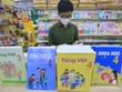 Nhà xuất bản Giáo dục Việt Nam cho biết sẽ thực hiện giảm giá từ 10-24% các tựa sách giáo khoa ở tất cả các khối lớp so với năm học trước.