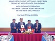 Hai bên ký kết và trao Biên bản ghi nhớ Sáng kiến chung Việt Nam - Nhật Bản trong kỷ nguyên mới - giai đoạn 1. (Ảnh: Đức Trung)
