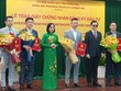 Lãnh đạo Tỉnh ủy và UBND tỉnh Đồng Nai trao giấy chứng nhận đầu tư cho các doanh nghiệp hồi đầu năm 2024- Ảnh: Lê Quân
