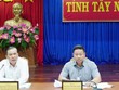 Lãnh đạo UBND tỉnh dự phiên họp giao ban đánh giá tình hình thực hiện kế hoạch đầu tư công. (Ảnh: Nhi Trần)
