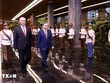 Tổng Bí thư, Chủ tịch nước Tô Lâm và Bí thư thứ nhất Đảng Cộng sản Cuba, Chủ tịch Cuba Miguel Díaz-Canel Bermudez duyệt Đội danh dự. Ảnh: Lâm Khánh/TTXVN